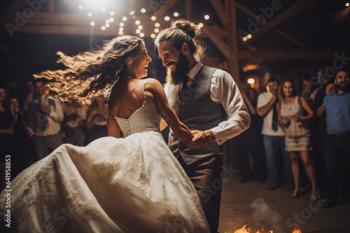 Fotografia Bride and groom dancing at wedding