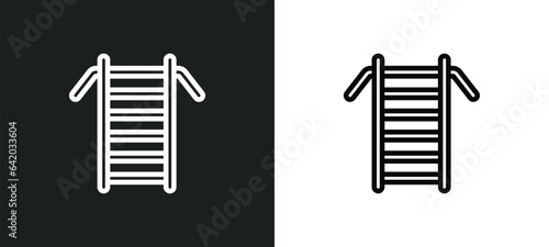 swedish wall icon isolated in white and black colors. swedish wall outline vector icon from gym and fitness collection for web, mobile apps and ui.