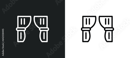 cinema curtain icon isolated in white and black colors. cinema curtain outline vector icon from cinema collection for web, mobile apps and ui.