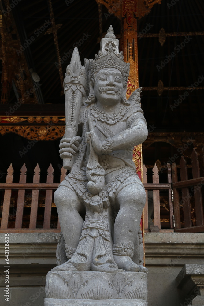 Statue im Pura Tirta Empul Tempel in Tampaksiring, Bali, Indonesien