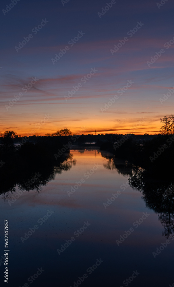 Sonnenuntergang am Kanal