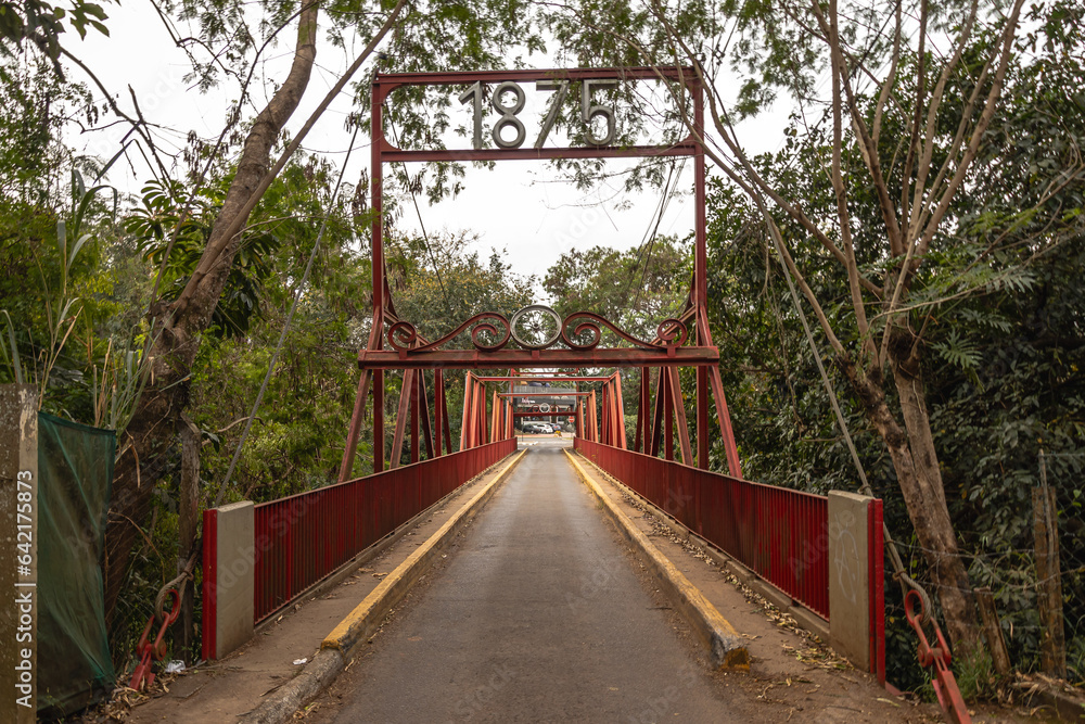 Ponte Pedro Abrucês, na cidade de Jaguariúna, Estado de São Paulo, Brasil Ponte Pedro Abrucês, na cidade de Jaguariúna, Estado de São Paulo, Brasil