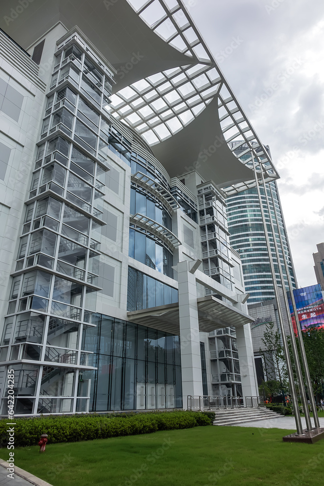 Shanghai Urban Planning Exhibition Hall is five floors above the ground ...