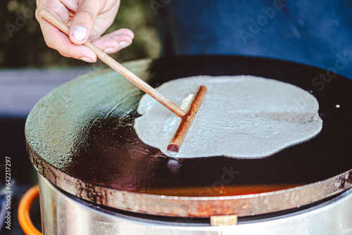 Tableau sur toile breton galette. buckwheat crepe. making buckwheat pancakes.