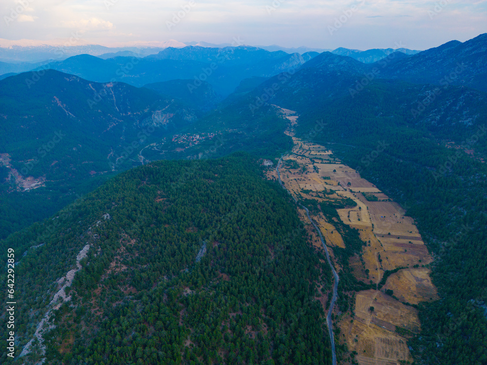 Obraz premium meager farmland used by rural dwellers in the high mountains and magnificent landscapes