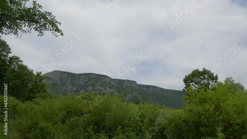 Wallpaper Mural The sky over a rocky ridge. Timelapse. Torontodigital.ca