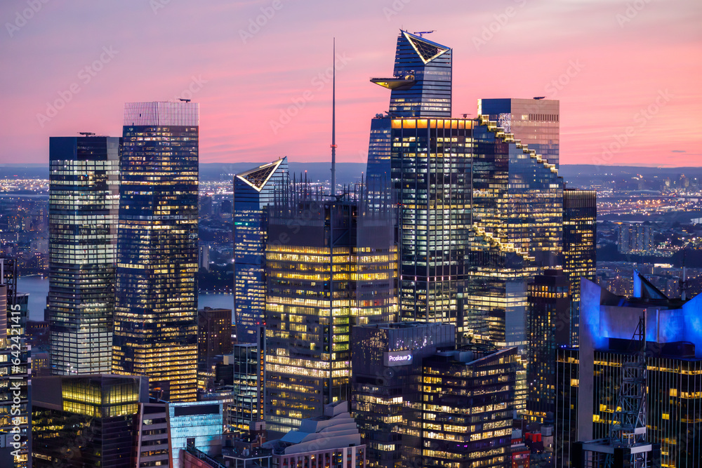 Ταπετσαρία Rooftop view of Hudson Yards, New York City with pink skies at twilight