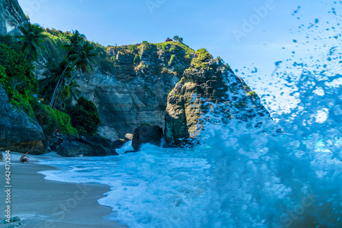 Diamond beach, Nusa Penida, Indonesi photo