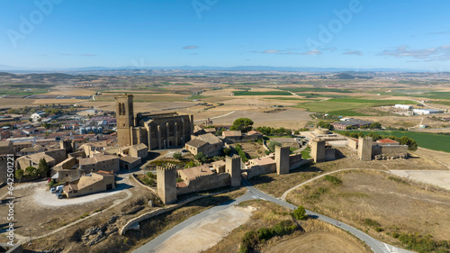 vista aérea del hermoso cerco de Artajona en la comunidad foral de Navarra, España	 photo