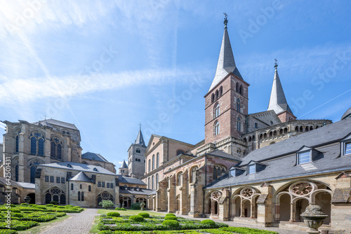 Cloitre de la cathédrale Saint Pierre à Trèves en Allemagne photo