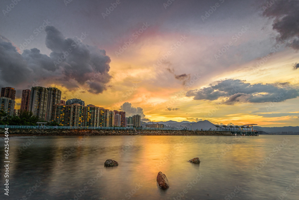 Obraz premium city harbour at sunset