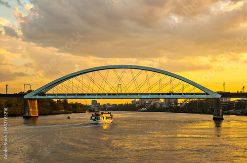 Fototapeta Naklejka Na Ścianę i Meble -  Merivale Bridge in the City of Brisbane, Queensland, Australia, over Brisbane River before sunset.