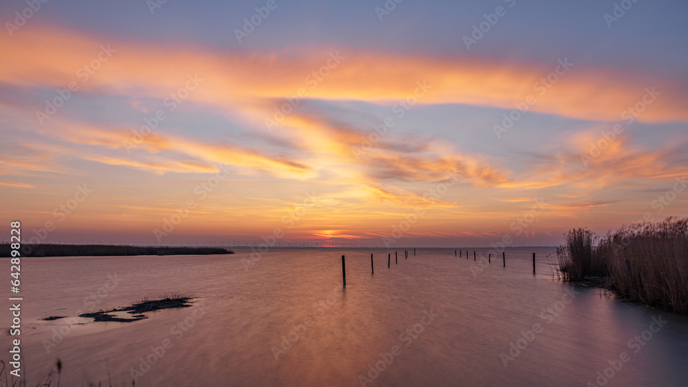 Fototapeta premium Sonnenaufgang Neusiedlersee