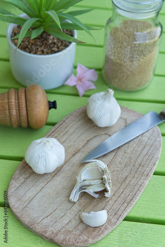 Garlic bulbs on cutting board