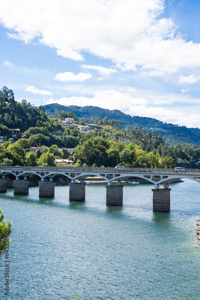 Ponte sobre o rio Cavado