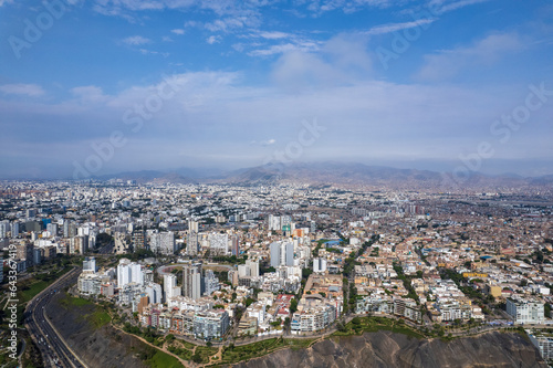 Aerial view of Miraflores and its boardwalk in Lima. © Erik González