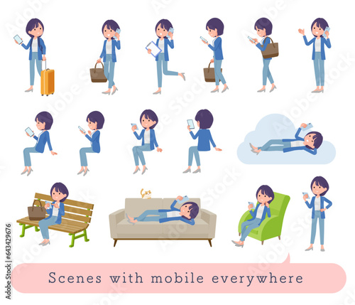 色々なシーンでスマホを使う広報担当女性のセット