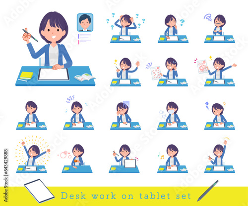 タブレット端末で学習する広報担当女性のセット