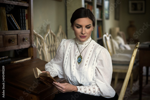 Edwardian woman reading