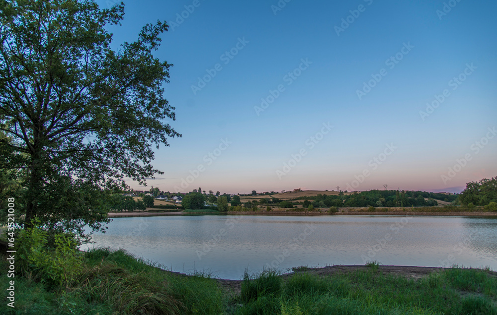 L'étang Berthaud à Montchanin-le-Haut, Saône-et-Loire, France L'étang Berthaud à Montchanin-le-Haut, Saône-et-Loire, France