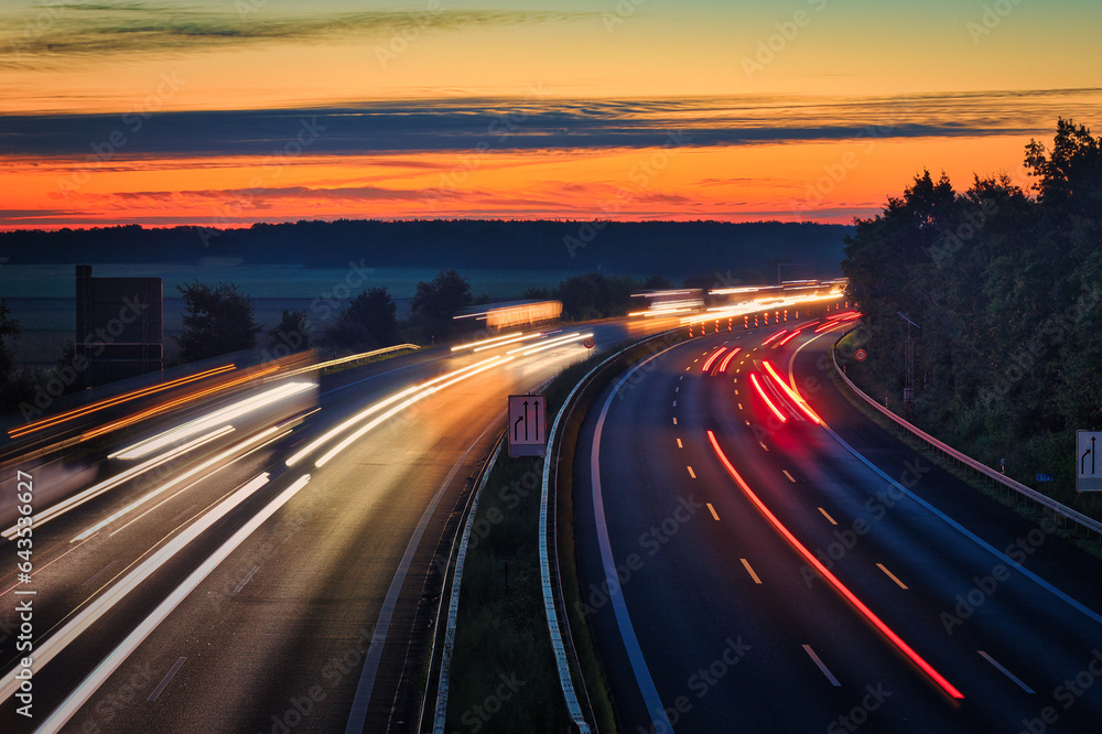 Langzeitbelichtung - Autobahn - Strasse - Traffic - Travel - Background - Line - Ecology - Highway - Long Exposure - Motorway - Night Traffic - Light Trails - High quality photo	