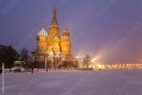 Fototapeta Naklejka Na Ścianę i Meble -  Saint Basil Cathedral on Red Square in Moscow