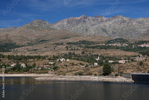 Le Monte Cinto depuis le barrage de Calacuccia, en Corse photo