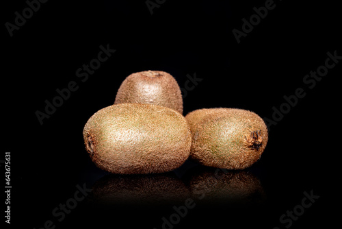 Kiwi fruit isolated on black background (ID: 643675631)