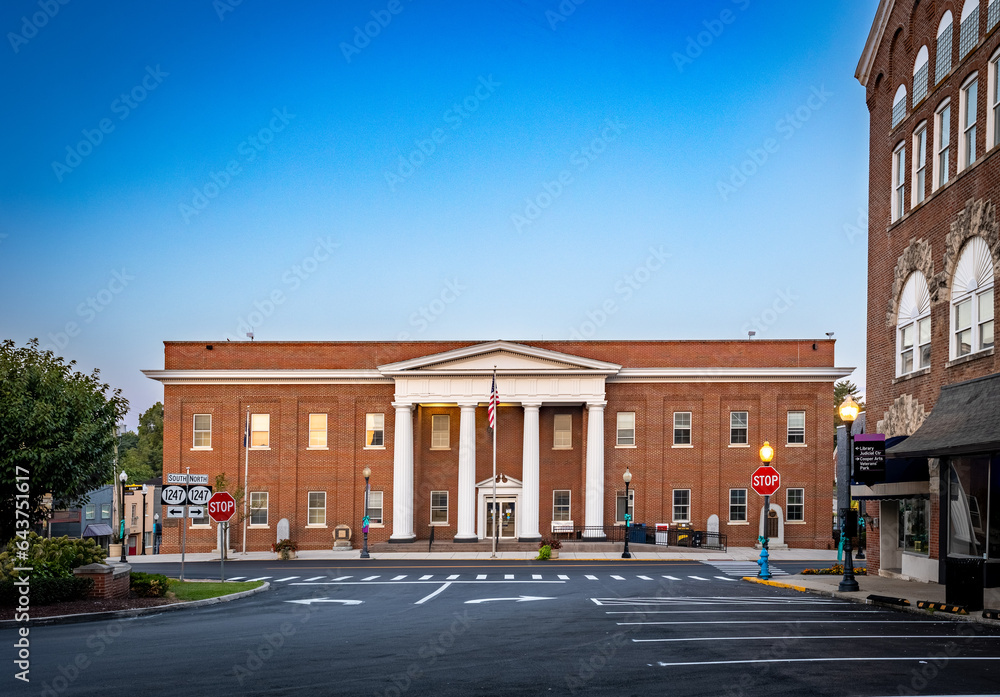 Frontal view of Pulaski county clerks office building in downtown Somerset, Kentucky Stock Photo