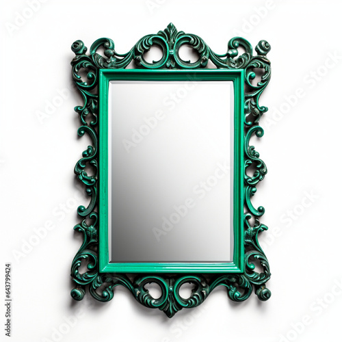 Fondo con detalle y textura de pared de color blanco con espejo con marco ornamental de color verde con adornos