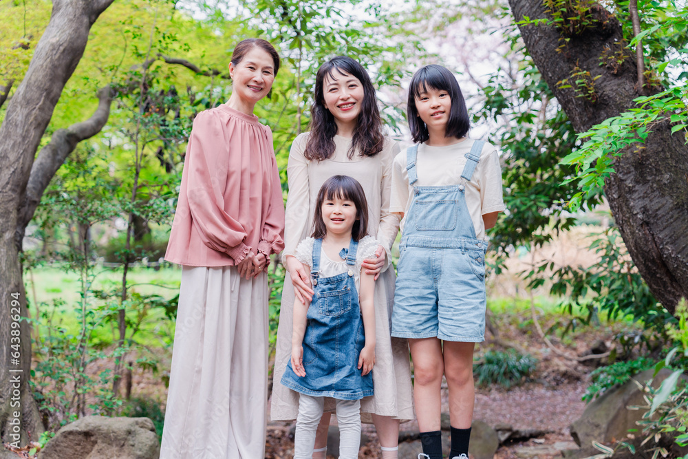 家族の女性メンバーたち 家族の女性メンバーたち