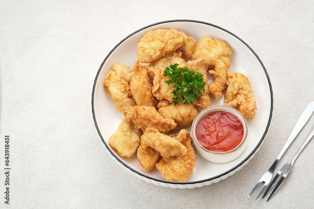 Crispy chicken fillets (ayam goreng tepung) with chilli sauce
Crispy chicken fillets (ayam goreng tepung) with chilli sauce