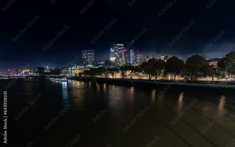 Night view of the skyscrapers of the city of London