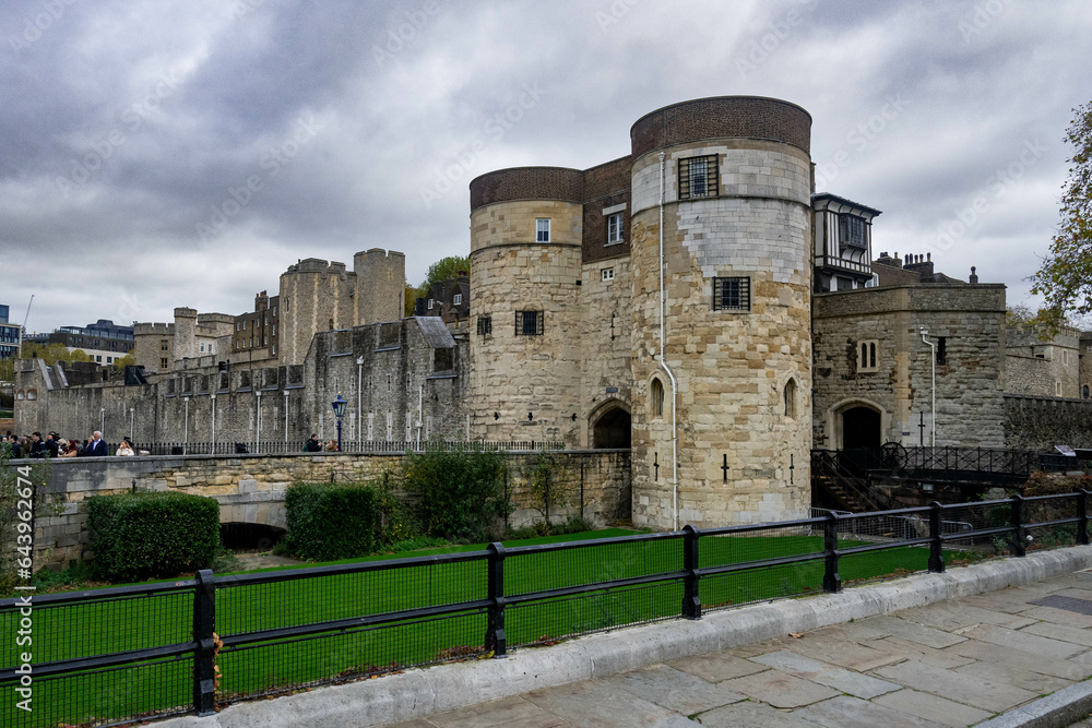 View of the Tower of London - obrazy, fototapety, plakaty 