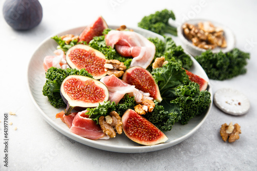 Healthy kale salad with figs and bacon