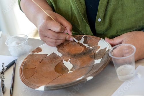 ARCHAEOLOGY RESTORATION POTTERY VESSELS