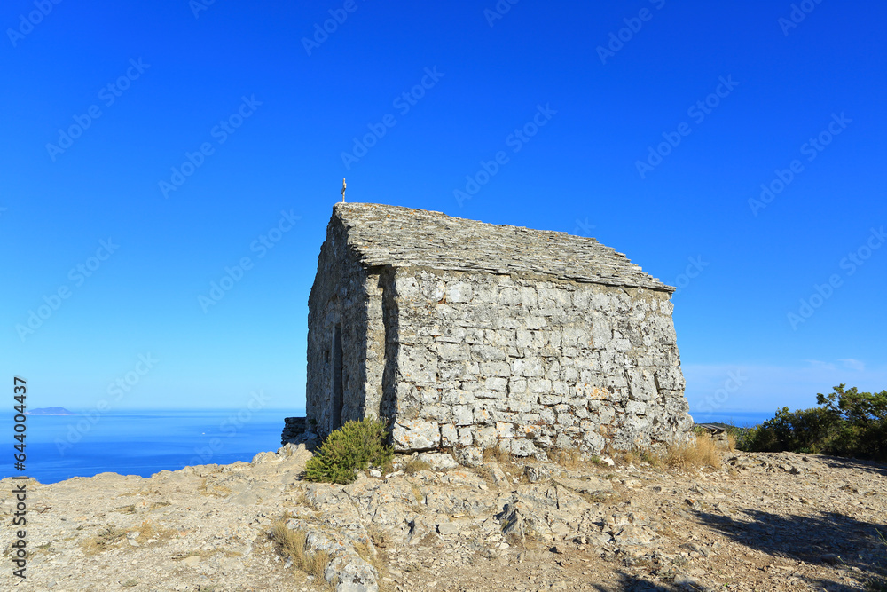 Φωτογραφία Old stone house on the top of Hum hill on island Vis in Croatia