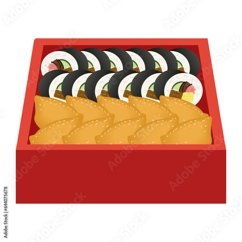 重箱に入ったいなり寿司と太巻き寿司