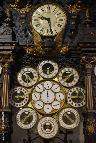  Horloge astronomique de la cathédrale Saint-Jean de Besançon. France