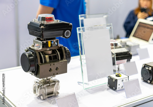 Obraz na płótnie Cut away cross section show detail inside rotary pneumatic actuator for valve co