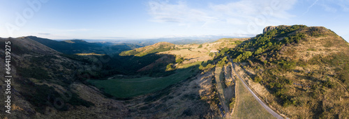Panorama du sud Ardèche au col de Chabane, roc de Gourdon photo
