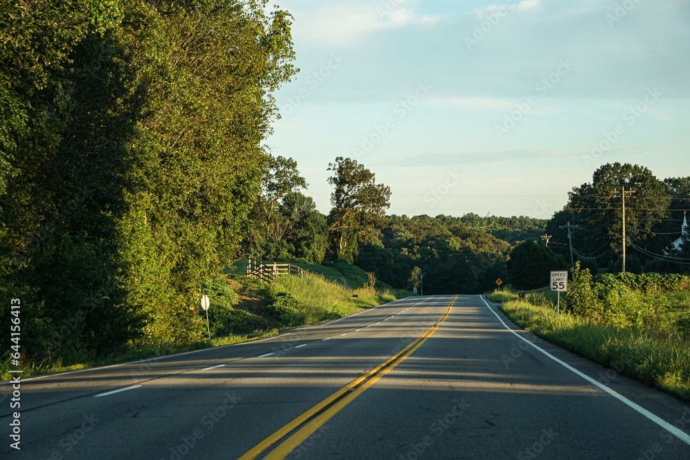 Obraz premium road in the countryside