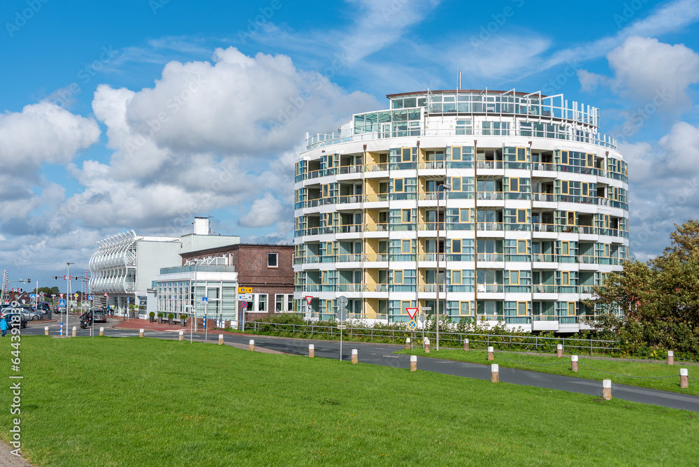 Ortsbild mit dem Hotel Fährhaus, Norddeich, Niedersachsen, Deutschland, Europa Ortsbild mit dem Hotel Fährhaus, Norddeich, Niedersachsen, Deutschland, Europa