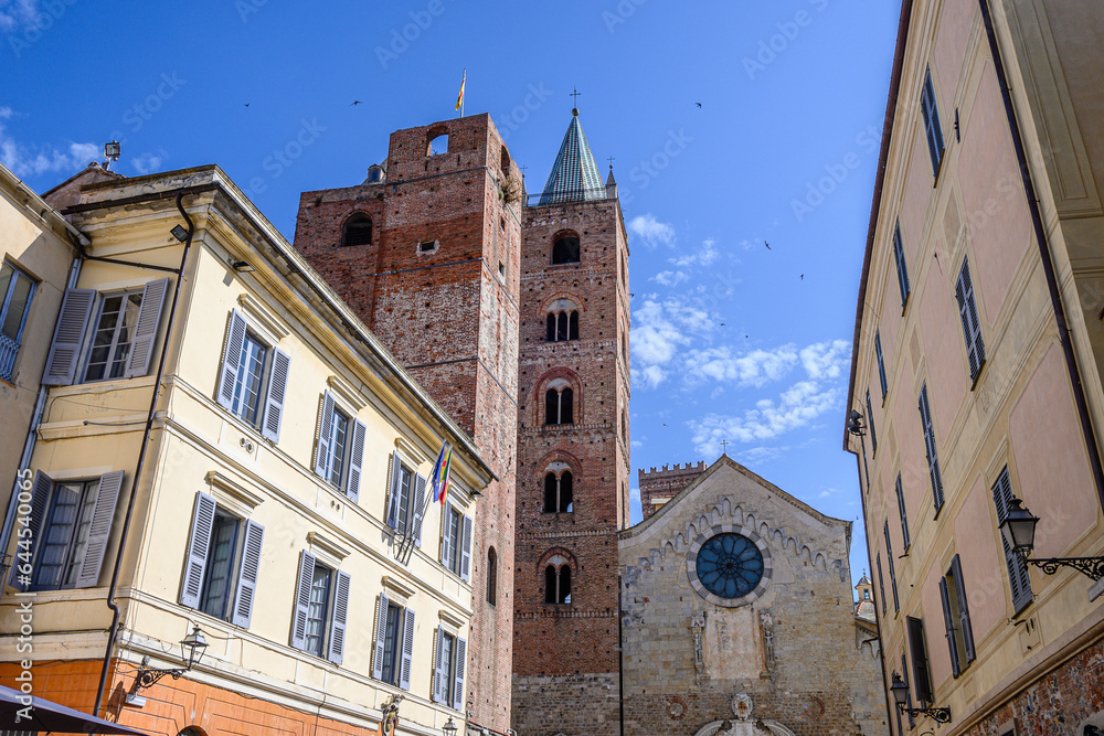 Albenga, torri del centro storico, Italia