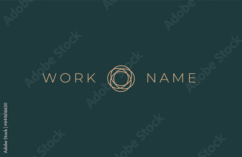 Carte de visite moderne et minimaliste. élégante carte de visite professionnelle, avec un fond vert et des éléments or. Carte de luxe, simple, logo floral doré, luxe et géométrie