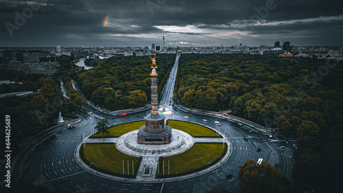 Siegessäule Goldelse Berlin Siegesdenkmal Landschaft Friedensengel Preußischer Sieg Kriegerdenkmal Bronzeskulptur Wahrzeichen Berliner Skyline Historisches Denkmal Ikonisch Aussichtsplattform Drone