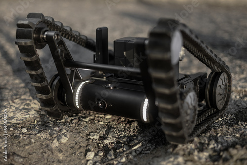 Wallpaper Mural a robot designed to work with hazardous materials in difficult conditions. Its ability to move on gravel for use in a variety of applications. Torontodigital.ca