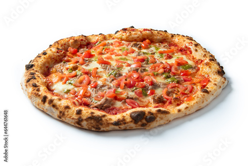 Deliziosa pizza gourmet condita con salsiccia di maiale, pesto e pomodorini, cibo italiano 