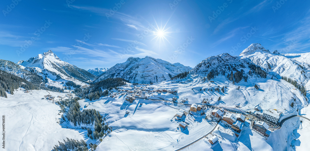 Winterlicher Ausblick auf das Winterportgebiet Warth-Schröcken bei Warth am Arlberg - obrazy, fototapety, plakaty 
