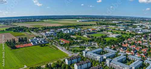 Haunstetten, südlichster Stadtteil von Augsburg, aus der Luft © ARochau